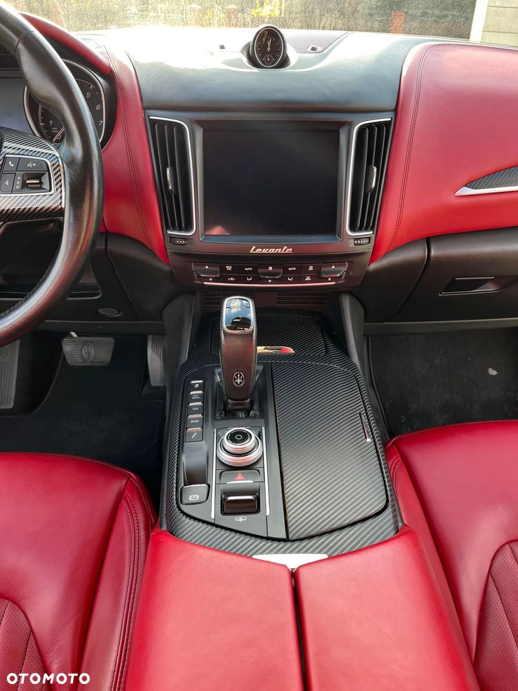 Maserati Levante Granlusso - 26