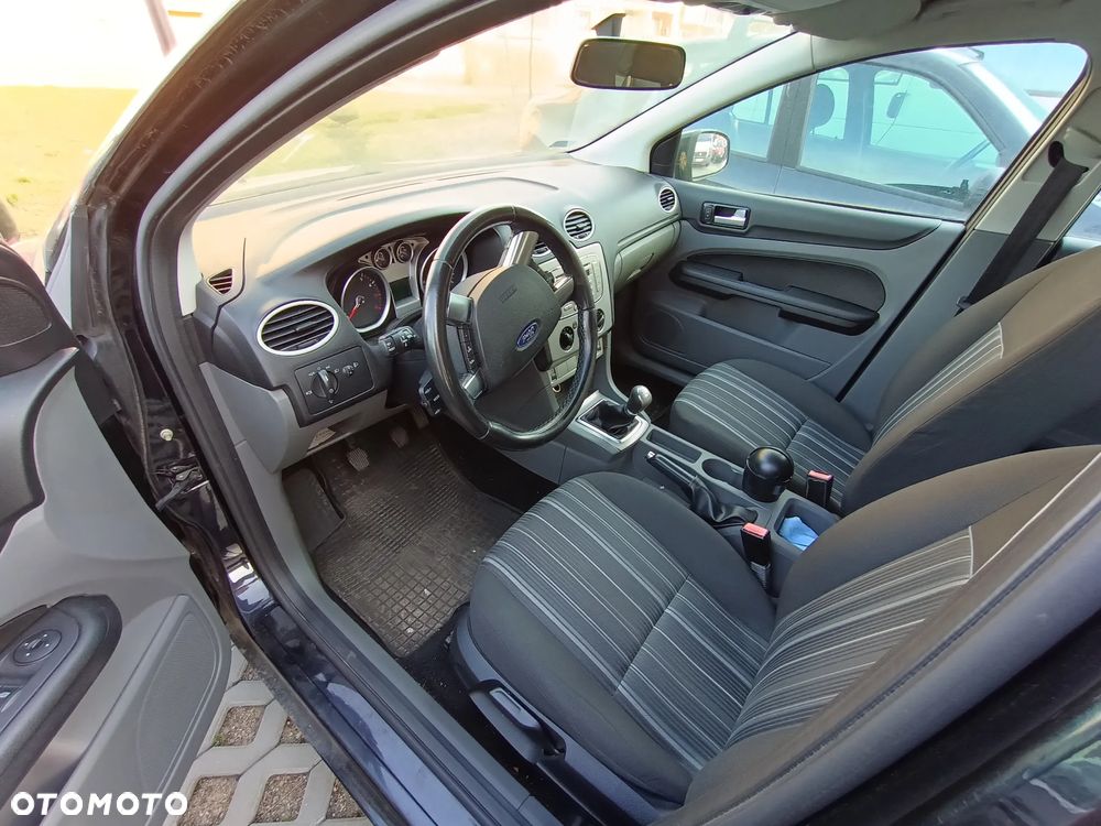 Ford Focus 1.6 Trend - 6