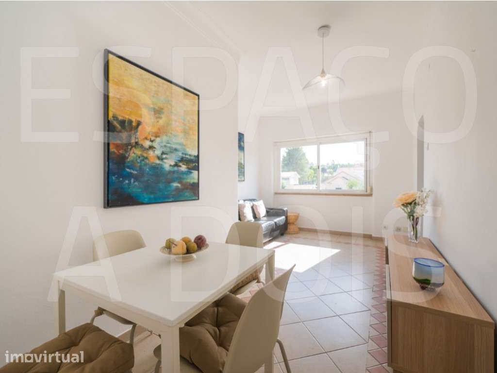 T2 Luminoso junto ao Metro da Quinta das Conchas | Mobilado | Pintu... - Grande imagem: 4/50