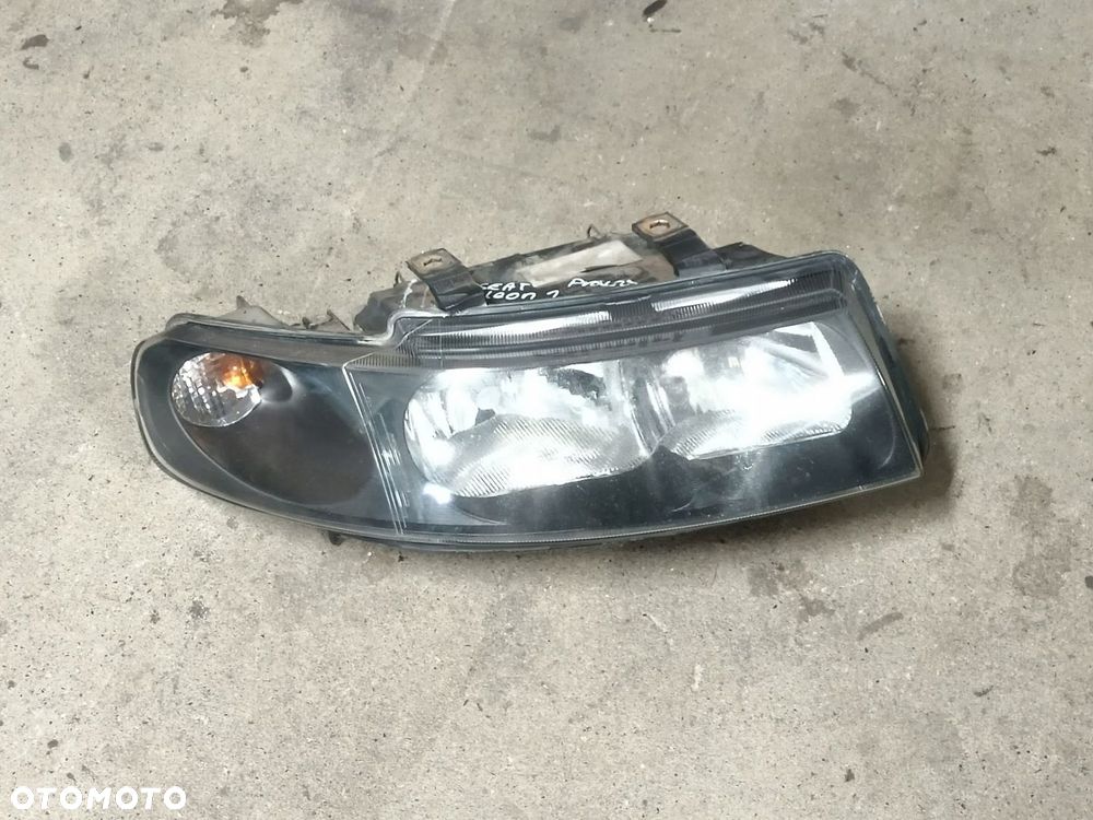 LAMPA PRZEDNIA PRAWA VALEO SEAT LEON 1 - 1