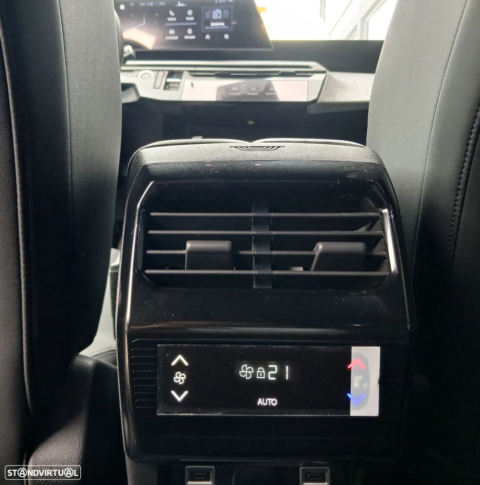 Peugeot E-5008 73 kWh Allure - 18