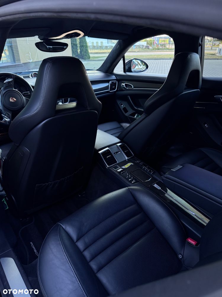 Porsche Panamera GTS - 8