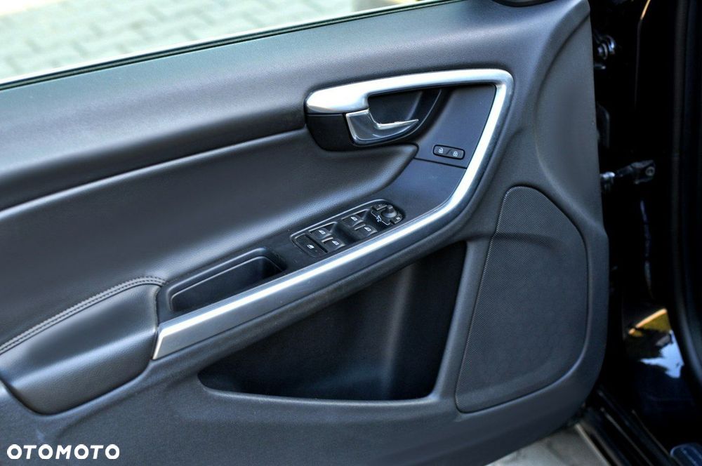 Volvo V60 D3 Summum - 12