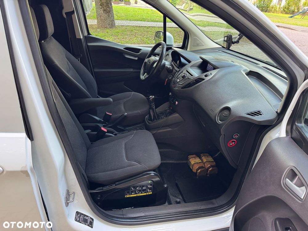 Ford Transit Connect - 13