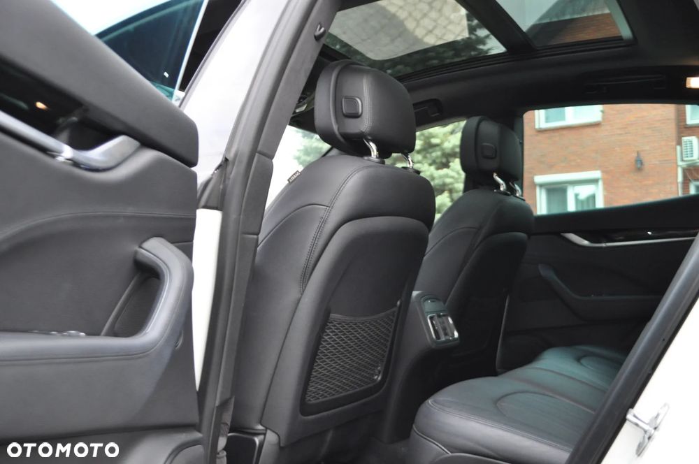 Maserati Levante S Q4 GranLusso - 11