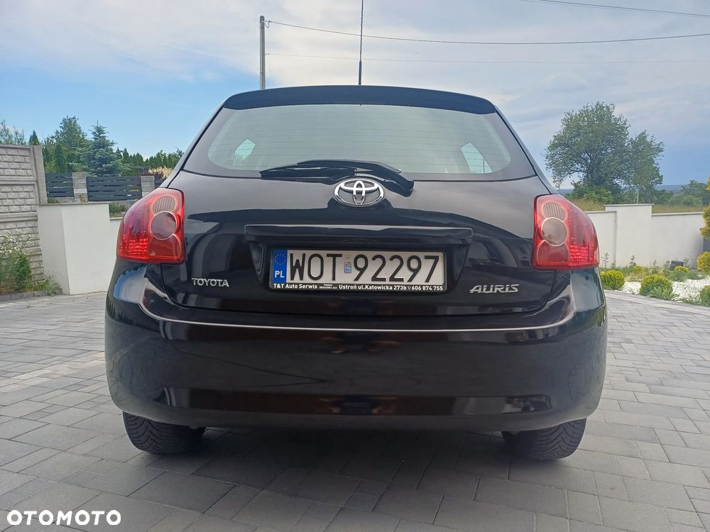 Toyota Auris 1.4 D-4D Terra - 8