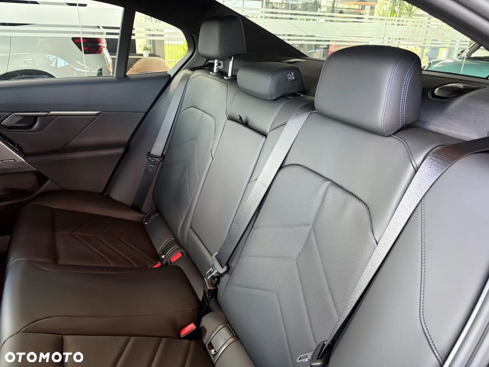 BMW Seria 5 520i mHEV M Sport - 15