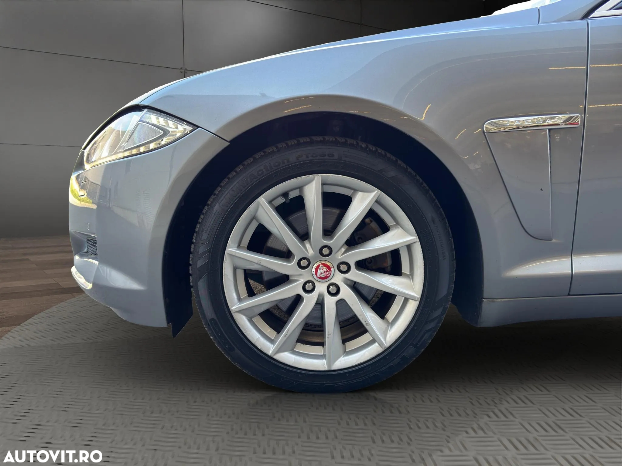 Jaguar XF - 17