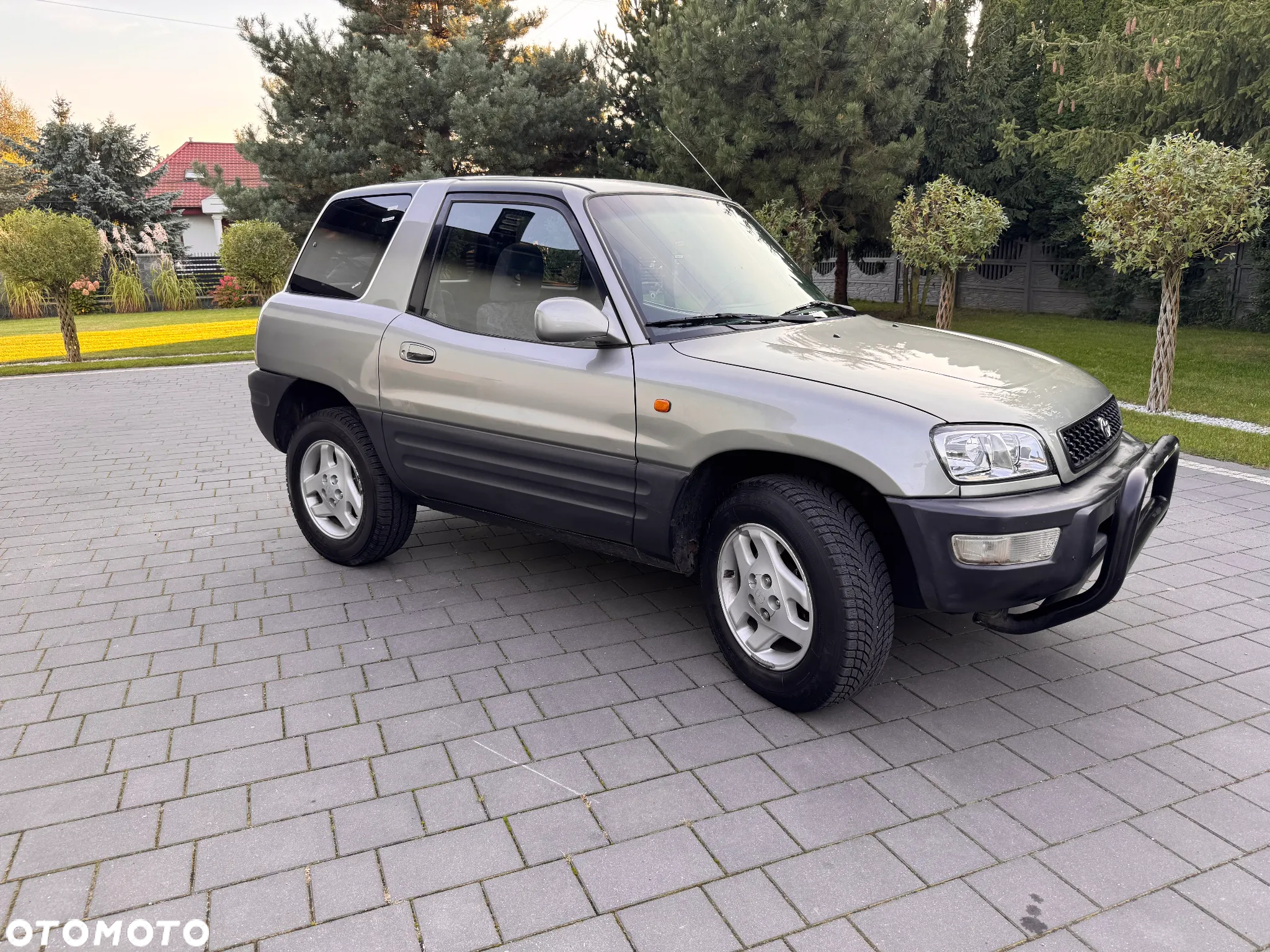 Toyota RAV4 2.0 - 9