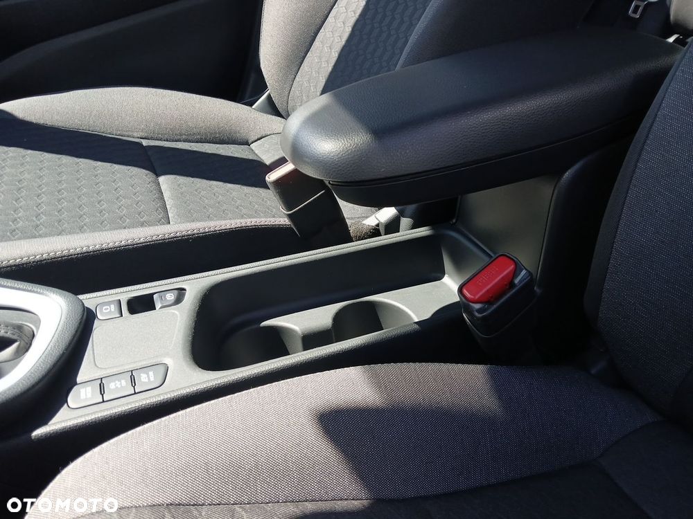 Toyota Yaris Hybrid 1.5 Comfort - 38