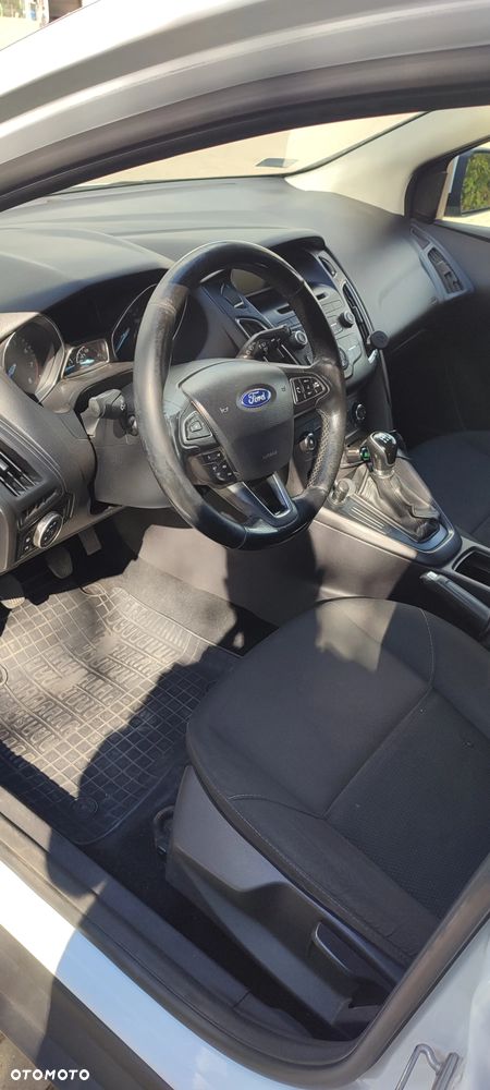 Ford Focus 1.6 Edition - 10