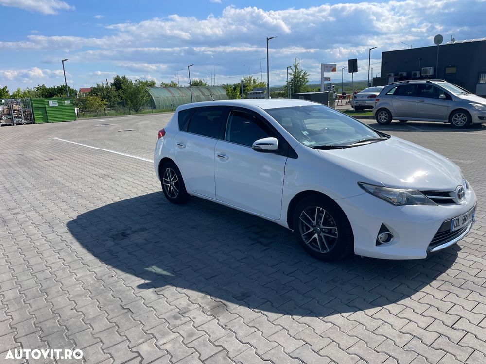Toyota Auris 1.8 L VVT-i Sol+ - 3
