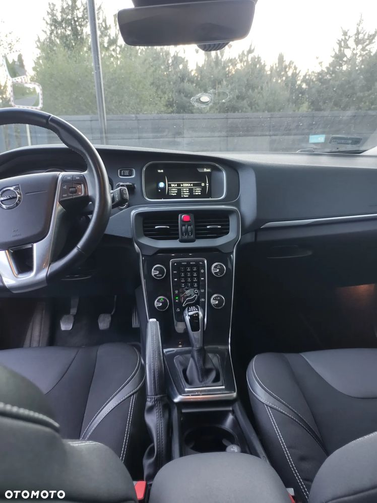 Volvo V40 D2 Drive-E Momentum - 8