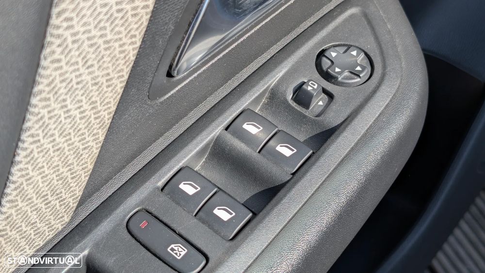 Citroën C4 1.2 PureTech Plus EAT8 - 14