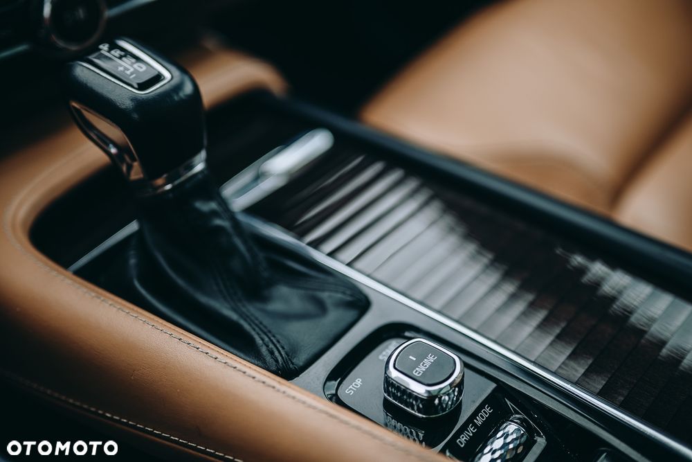 Volvo XC 90 T6 AWD Momentum 7os - 16
