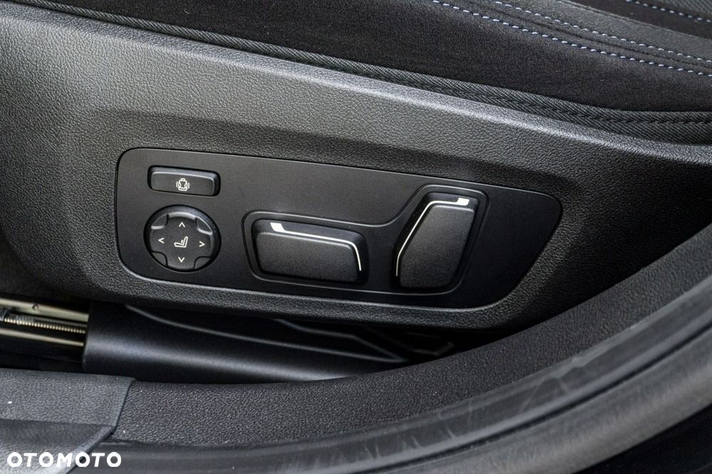 BMW Seria 3 M340i xDrive - 16