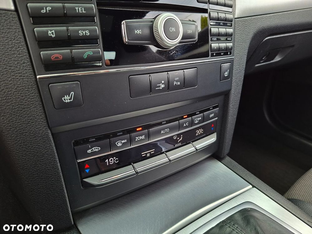 Mercedes-Benz Klasa E 200 CGI BlueEFFICIENCY Automatik Avantgarde - 24