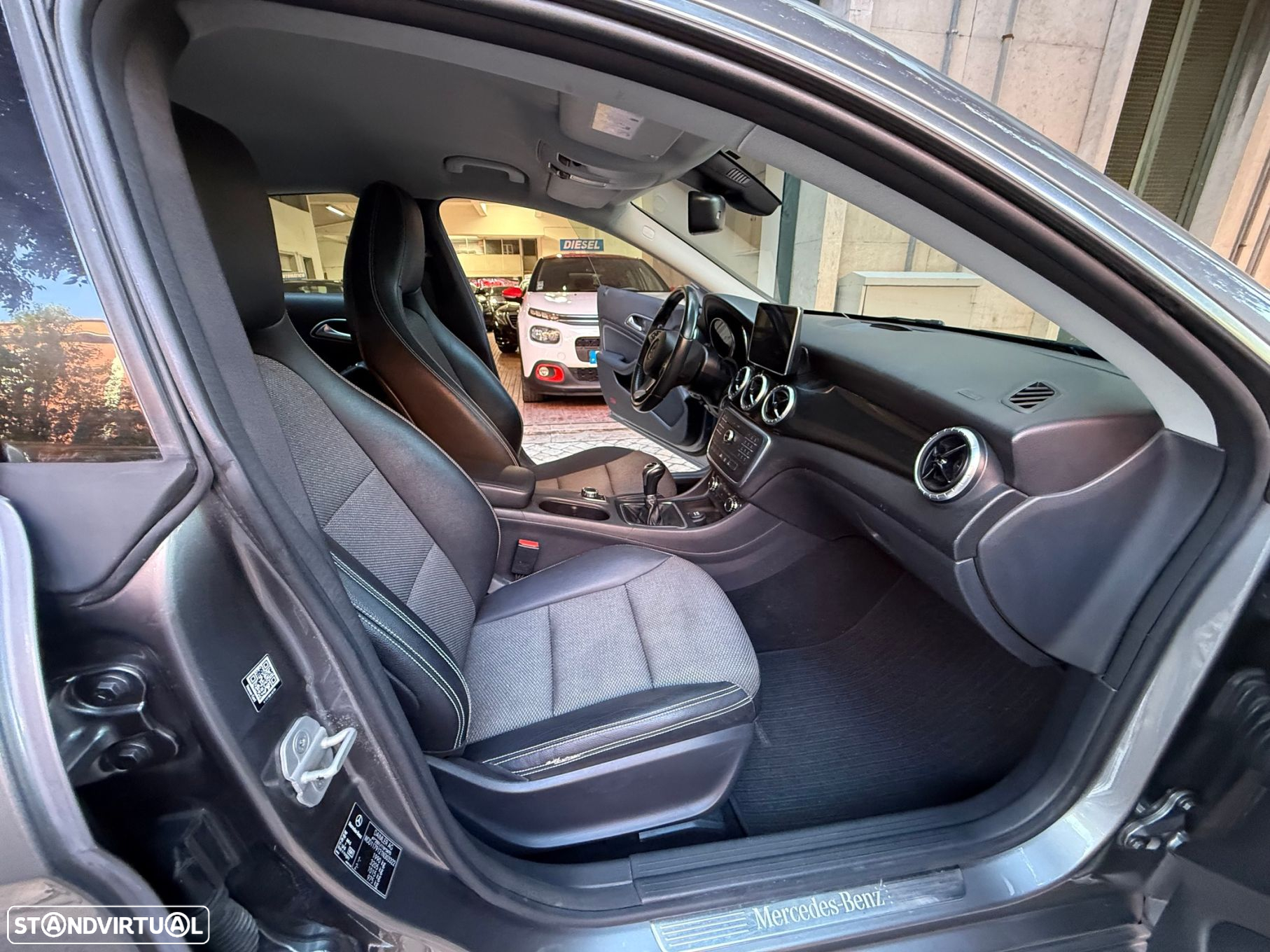 Mercedes-Benz CLA 180 d Shooting Brake - 13