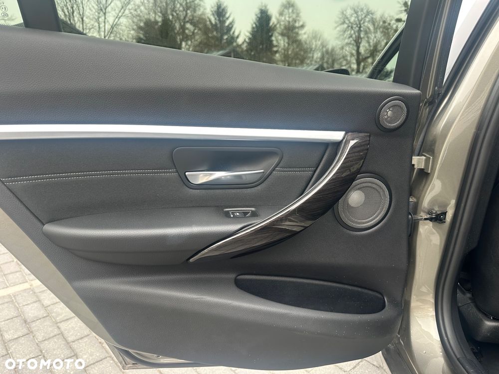 BMW Seria 3 320d Luxury Line - 19