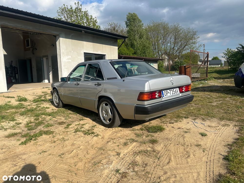 Mercedes-Benz W201 (190) - 7