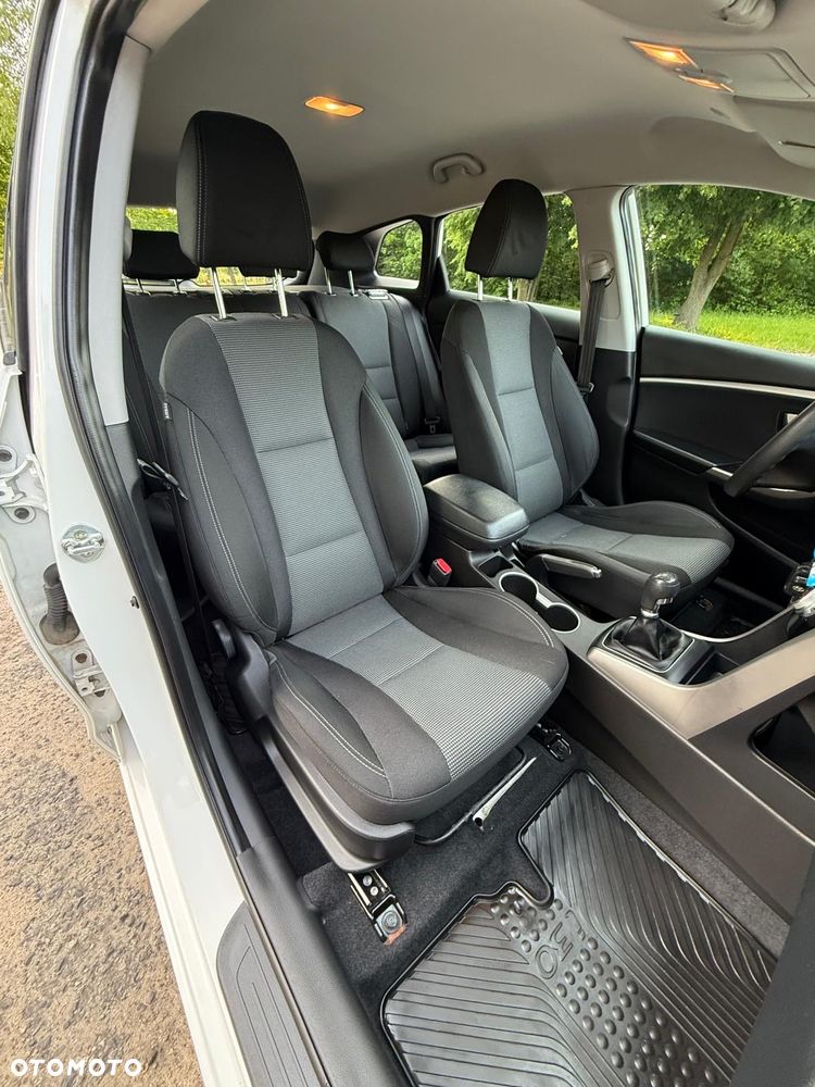 Hyundai i30 1.6 Premium - 26