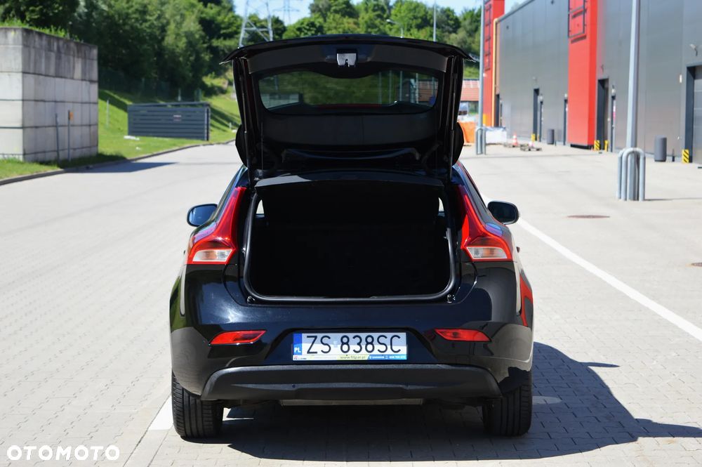 Volvo V40 T2 Momentum - 29