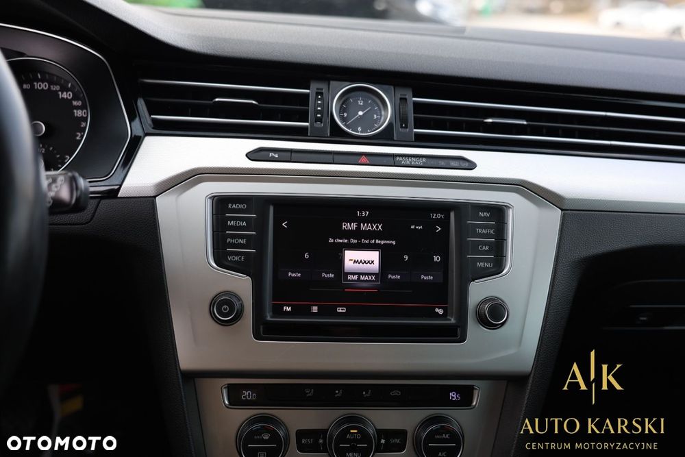 Volkswagen Passat Variant - 23