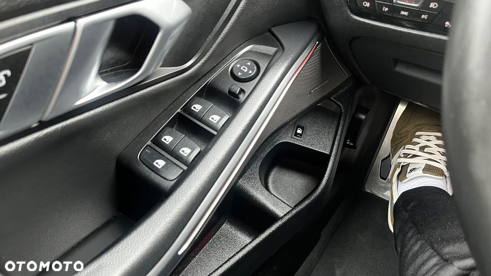 BMW Seria 3 330e PHEV sport - 30