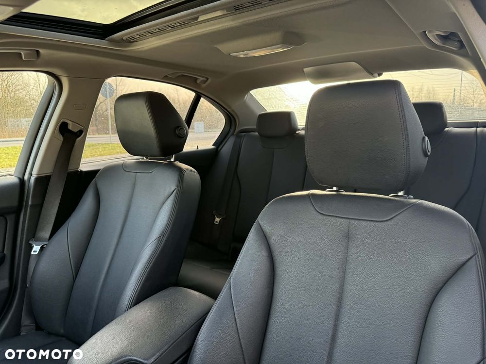 BMW Seria 3 328i xDrive - 11