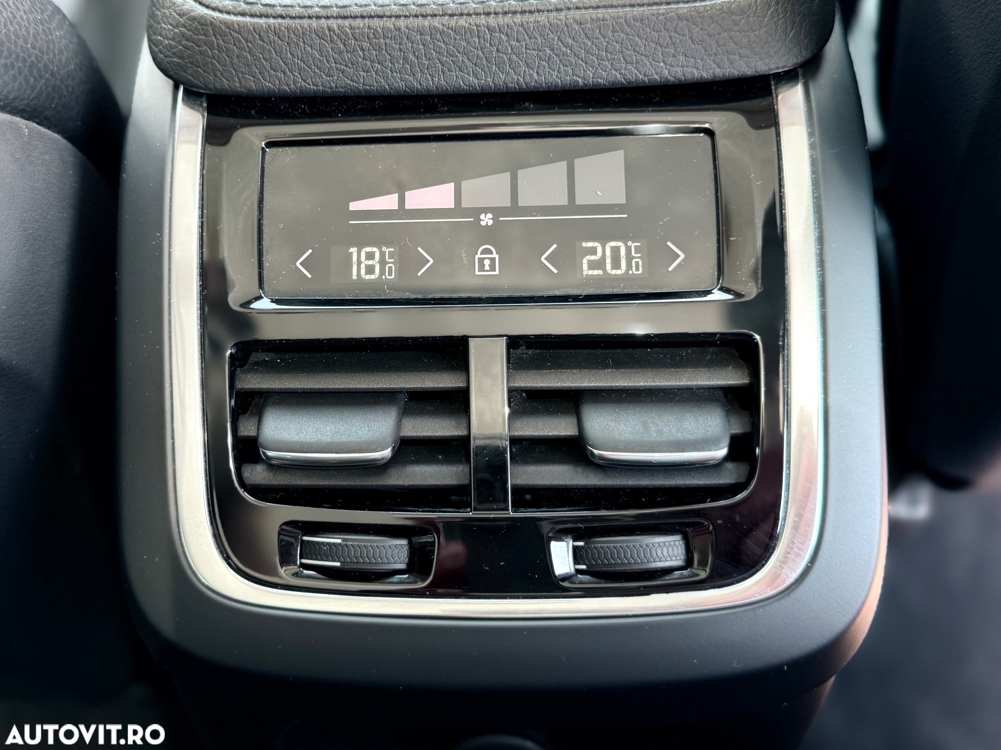 Volvo XC 90 T8 AWD Recharge Geartronic Inscription - 22