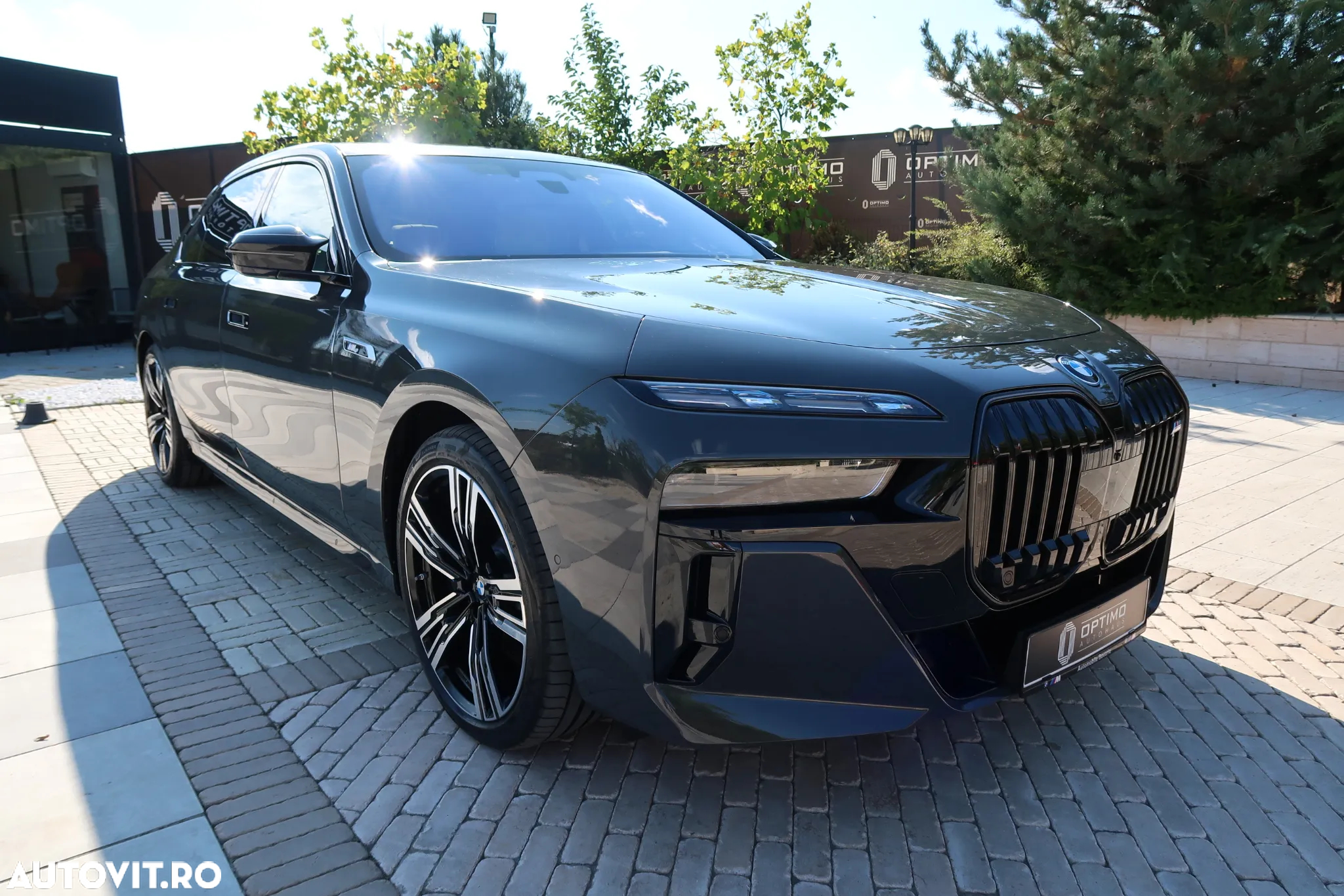 BMW M7 M760e xDrive AT PHEV - 3