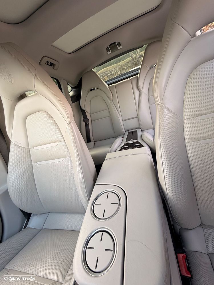 Porsche Panamera 4 E-Hybrid - 14