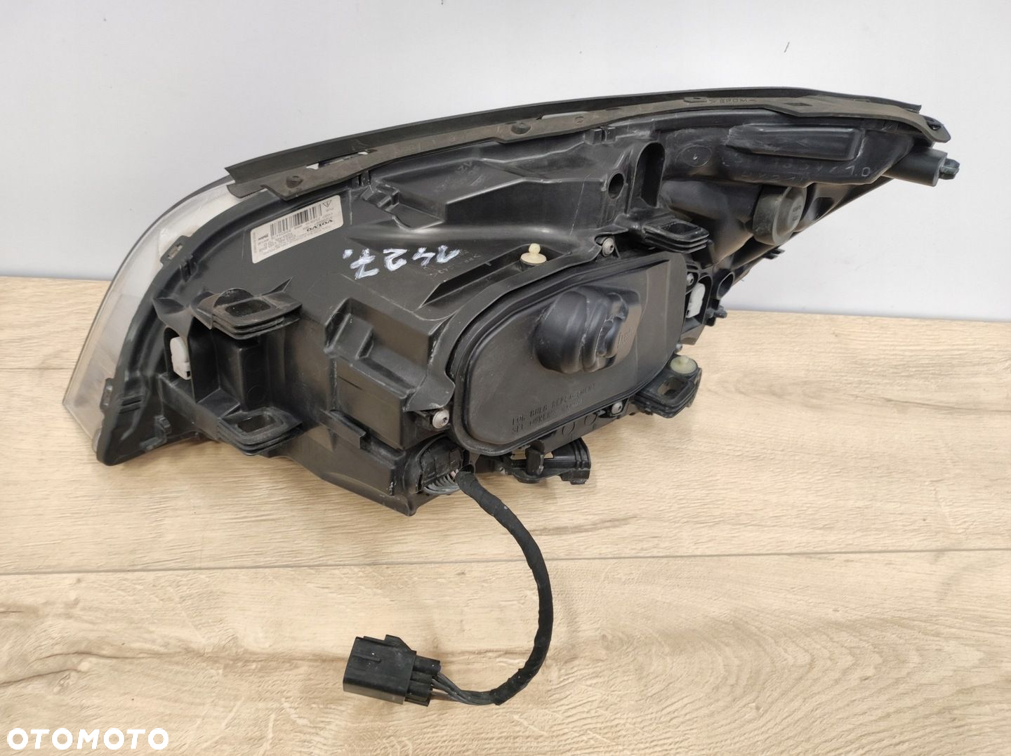 LAMPA PRZÓ PRAWA VOLVO S60 V60 10 - 13 XENON 31299991 EUROPA - 7
