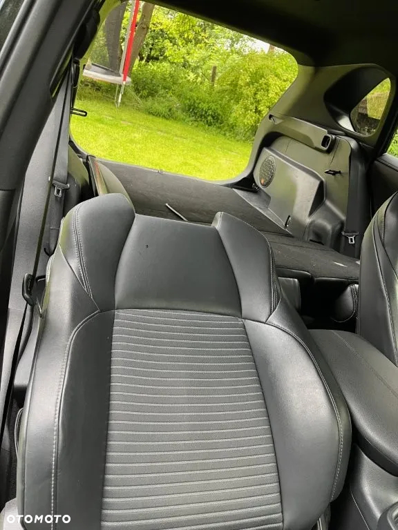 Toyota RAV4 2.5 Hybrid Black Edition by JBL 4x4 - 23