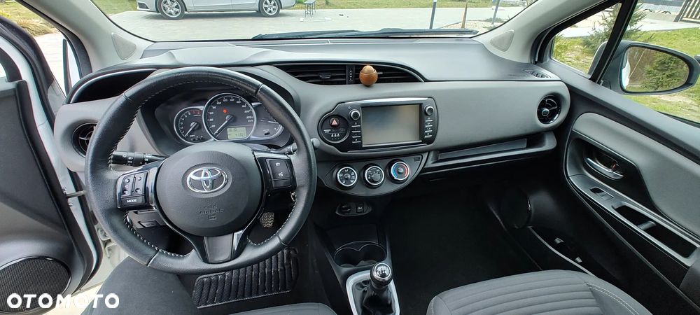 Toyota Yaris 1.0 VVT-i - 10