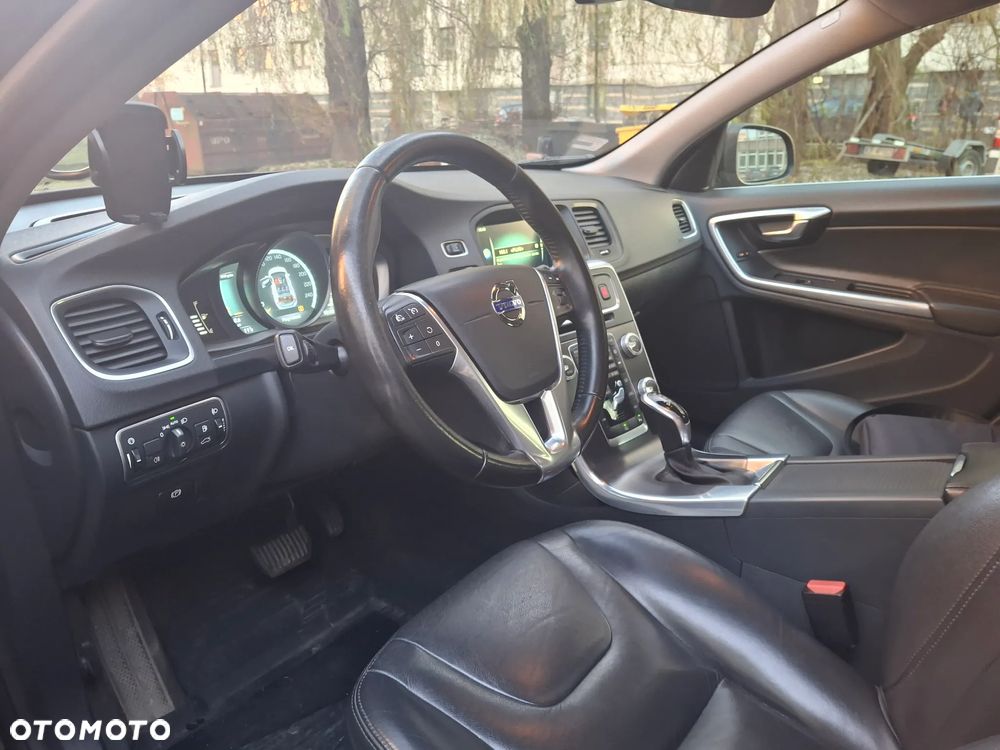 Volvo V60 D3 Drive-E Momentum - 29