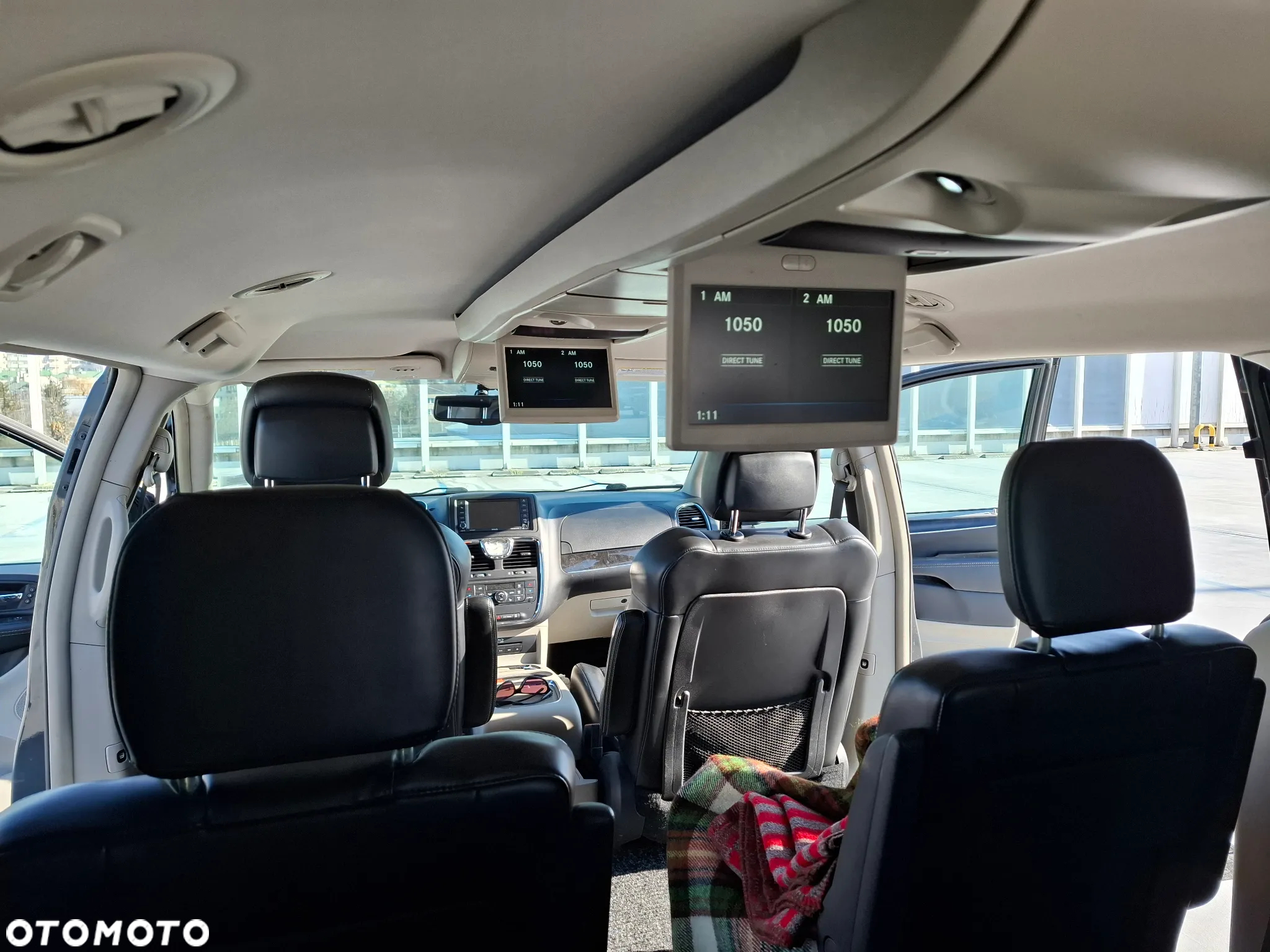 Chrysler Town & Country 3.6 Limited - 12