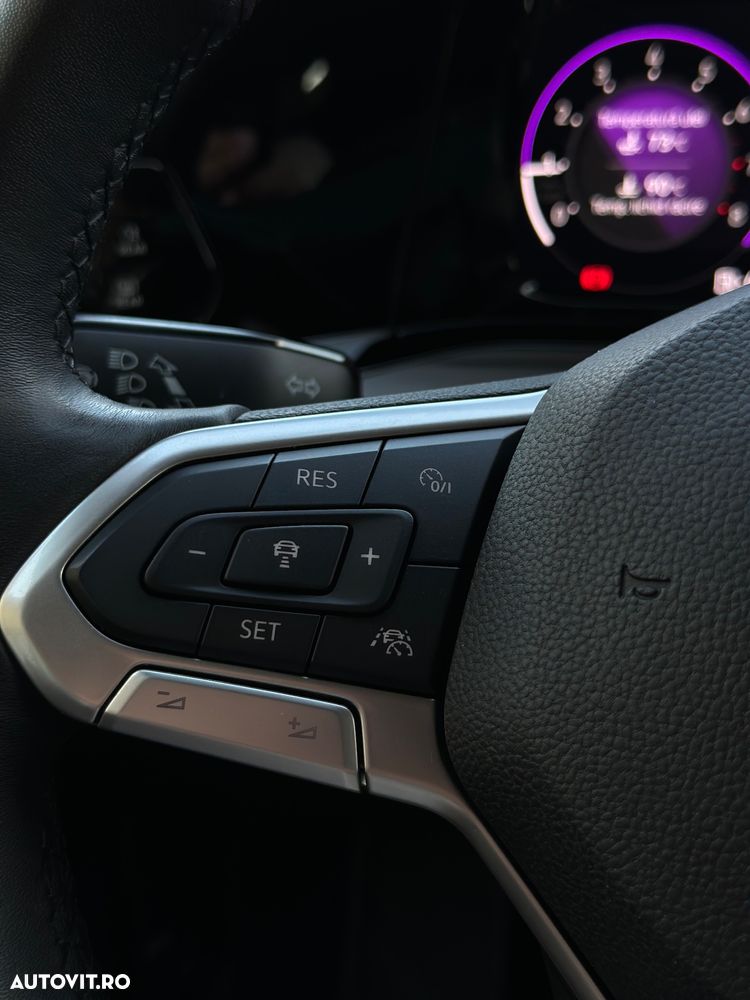 Volkswagen Golf 1.5 TSI ACT Style - 21