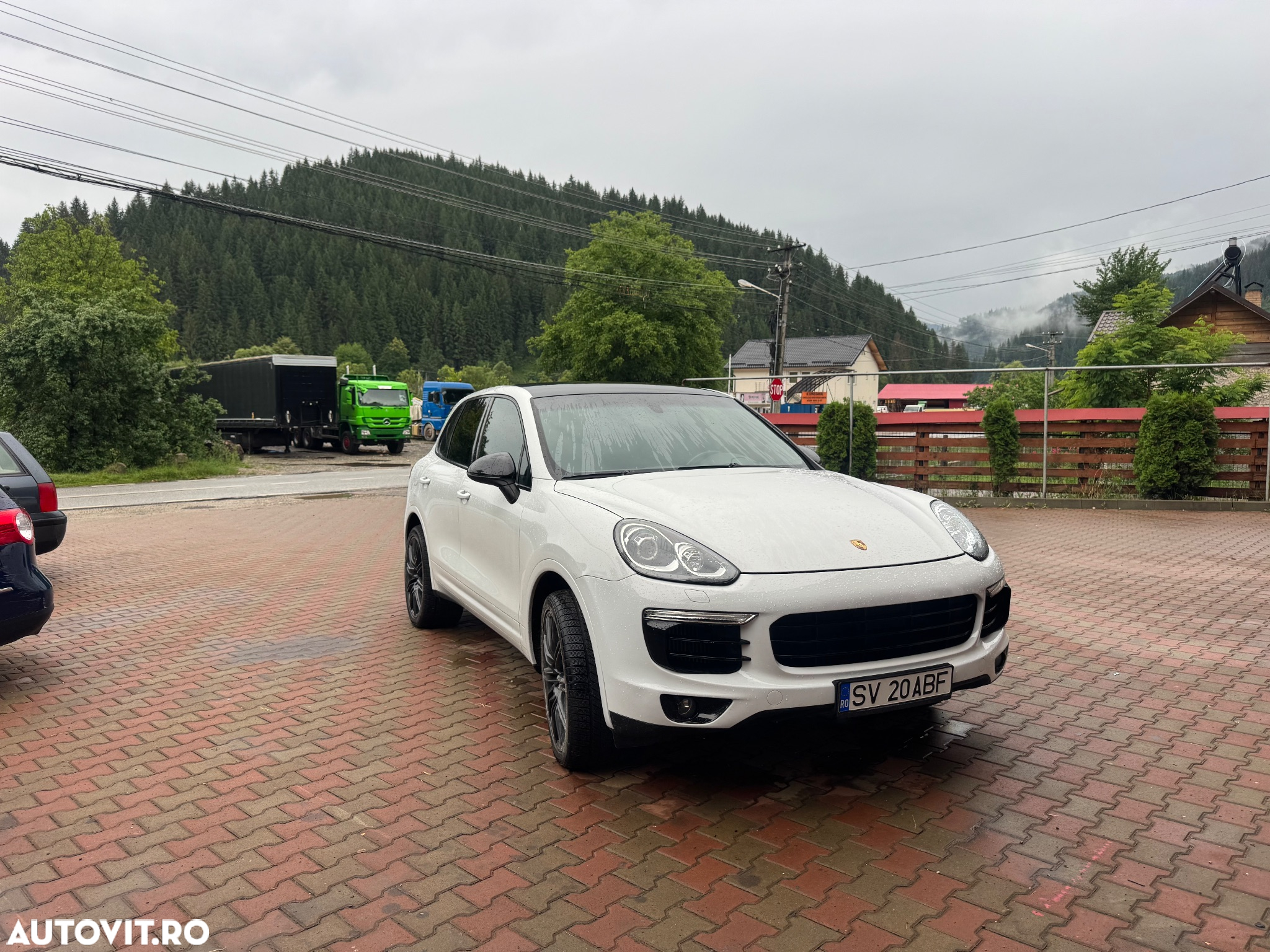 Porsche Cayenne 3.0 L - 16