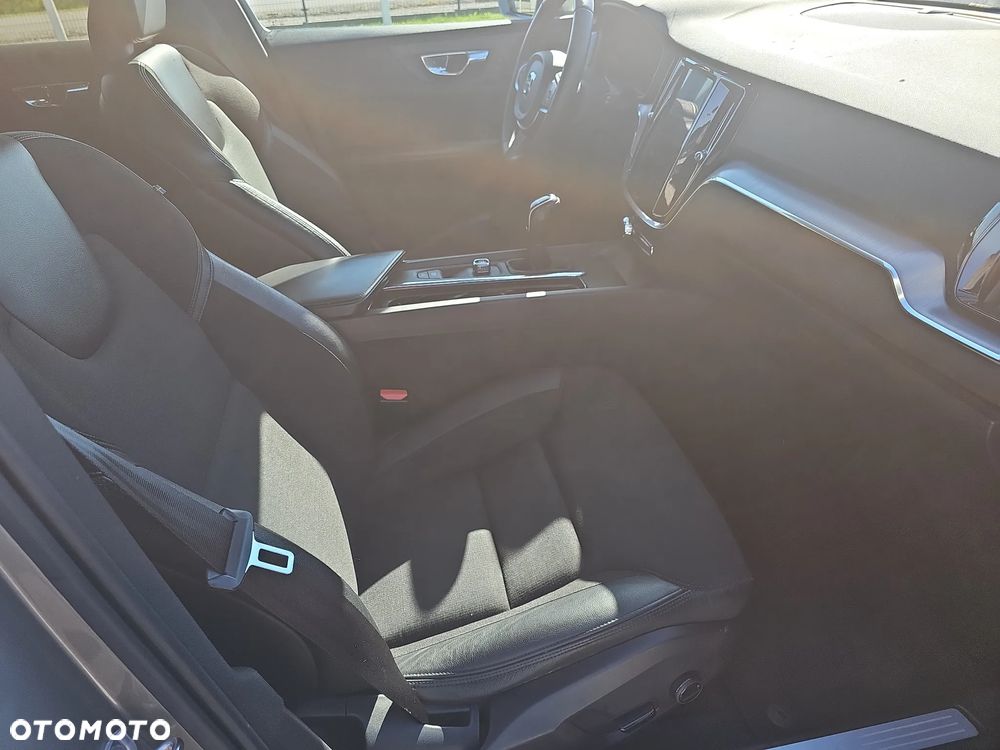 Volvo V60 D4 Momentum - 20