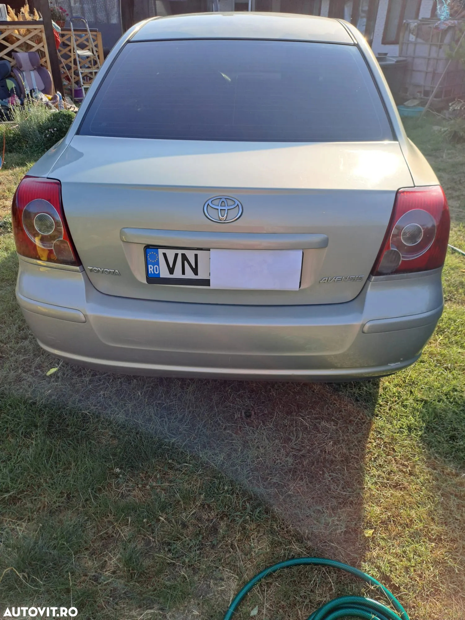 Toyota Avensis 1.6 Comfort - 3