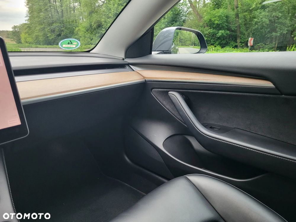 Tesla Model 3 - 23