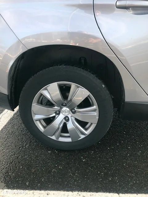 Peugeot 2008 1.2 PureTech Turbo EAT6 S&S Allure - 17