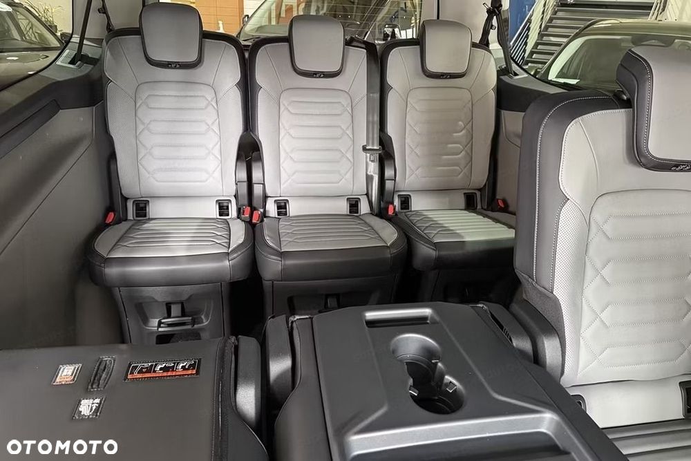 Ford Tourneo Custom - 14