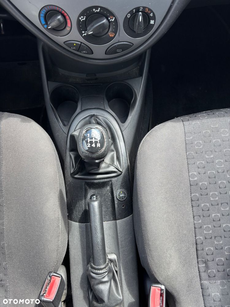 Ford Focus 1.6 Ghia - 14