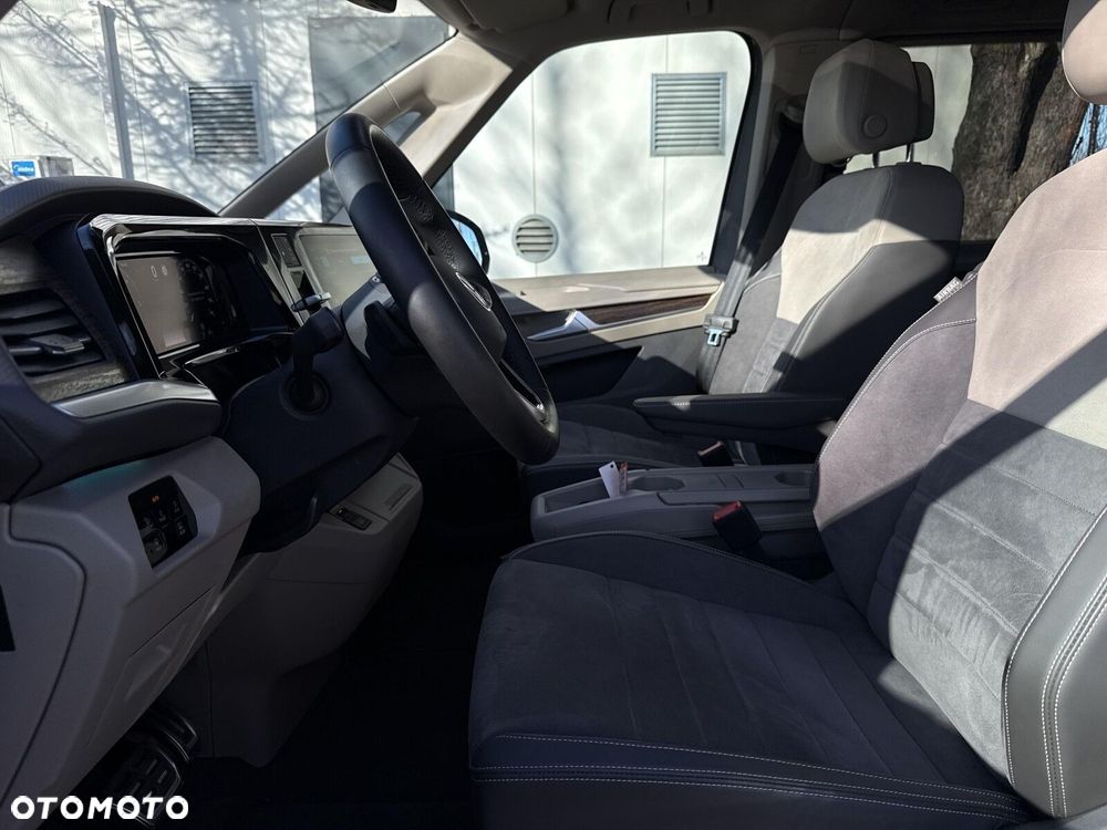 Volkswagen Multivan - 12