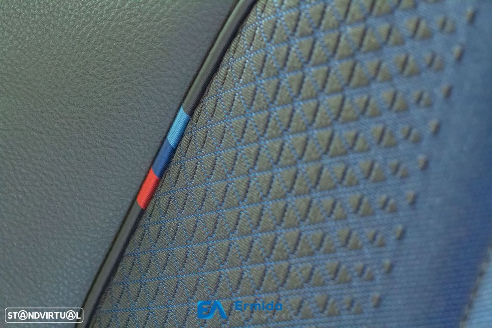 BMW 116 d Pack Desportivo M - 23