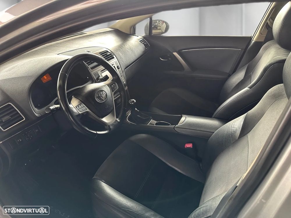 Toyota Avensis SW 2.0 D-4D Luxury+GPS - 5