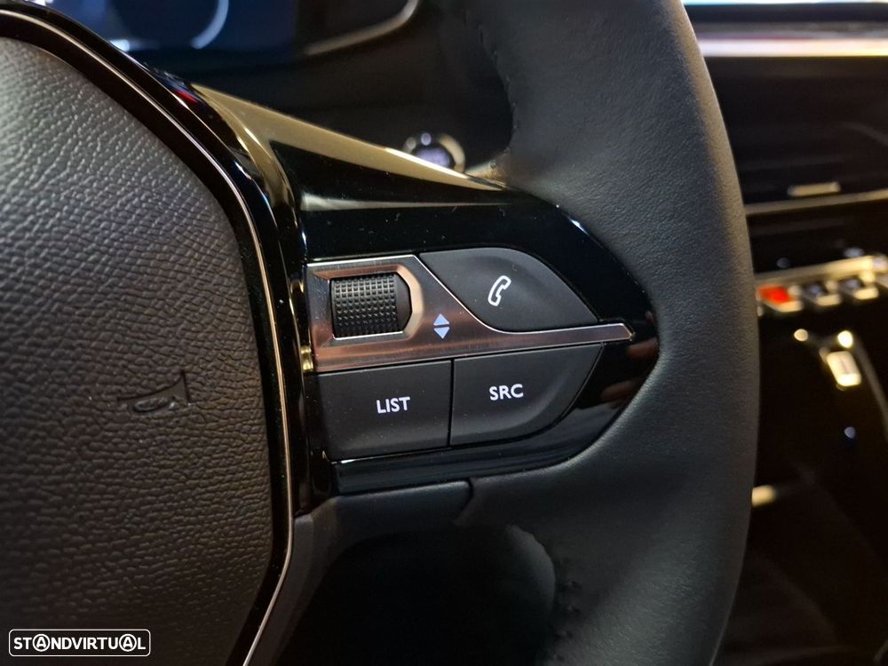 Peugeot e-2008 54 kWh Allure — fotografia 16