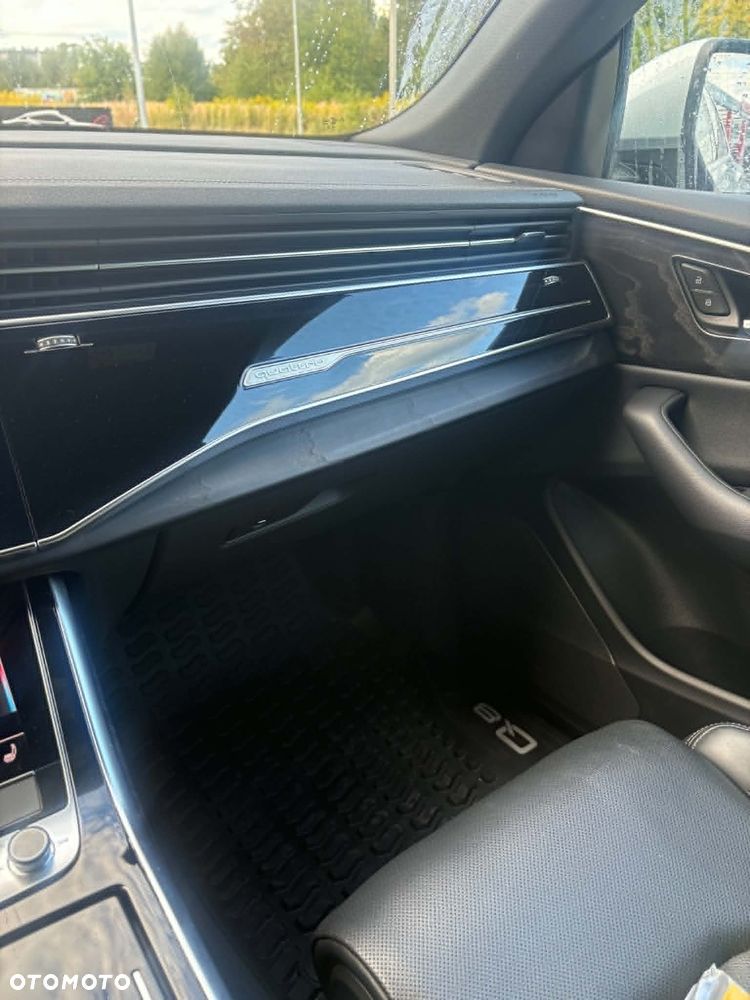 Audi Q8 - 12